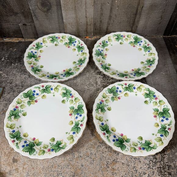 Lot of 4 ANDREA By SADEK Salad Desert Plates VINEYARD Ivy Berries Dinnerware - Picture 1 of 9